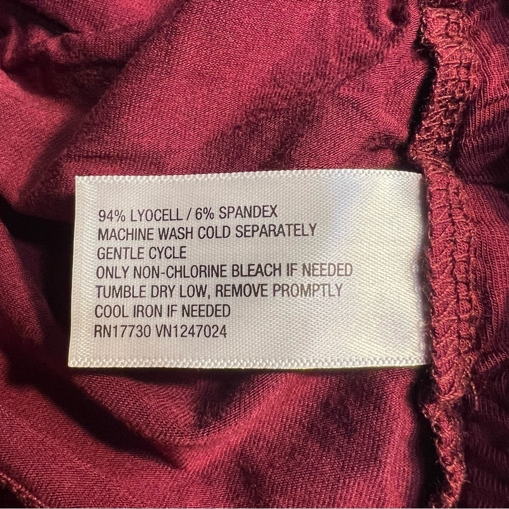A New Day Red Fitted Ruched Short Sleeve Tee Burgundy - Picture 4 of 4